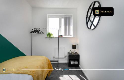 Quick Deals l 5 Bedroom l Sleeps 10 l Parking l Ideal for Groups l Oak Stays Short Lets & Serviced Accommodations - Foto 18