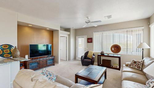 Bright 2nd floor Condo w mountain & valley views, shared pool hot tub gym - Foto 3