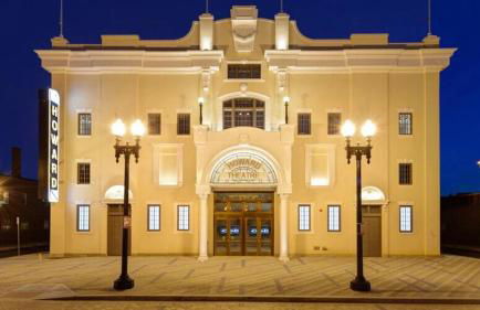 Luxury DC Rowhouse with Rooftop Firepit & Private Hot Tub- Near U Street & Logan Circle - Foto 8