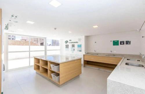 Studio novo e amplo no Centro com ar e home office - Photo 44