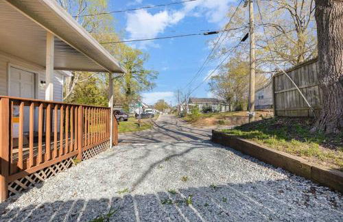 Downtown home! Walk to Bulls Stadium, DPAC & food - Foto 13