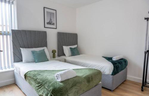 Stylish 3BR 18mins to Peak District,Free, Parking Wifi,Netflix ,Sky Sports - Photo 8