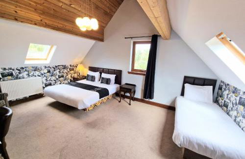 Lbtie Lodge with Two Private Hot Tubs - Fife - Loch Leven - Lomond Hills - Photo 45