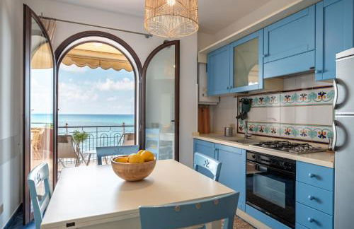 Arcipelago Seafront Apartments, Fronte Mare a Capo d'Orlando - Foto 1