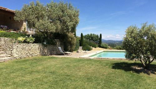 In Gordes, facing the entire Luberon Park a beautiful 5 bedrooms house - Photo 3