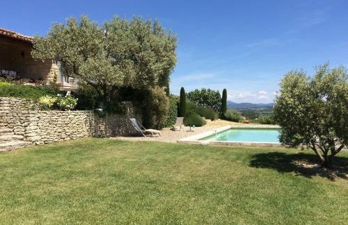 In Gordes, facing the entire Luberon Park a beautiful 5 bedrooms house - Photo 3