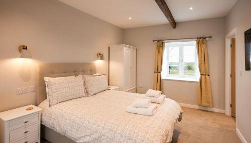 Swallow's Nest, farm get away with hot tub - Foto 4, towels, wardrobe