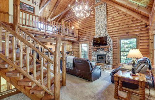 Family Getaway Georgia Cabin with Outdoor Hot Tub - Foto 4