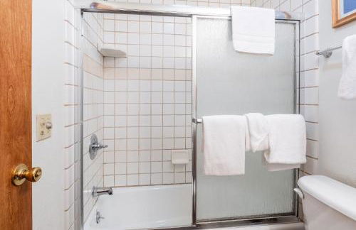 Courchevel #15 - 2 Bedroom, 2 Bathroom, Sleeps 6! Just steps to Canyon Lodge! - Foto 16