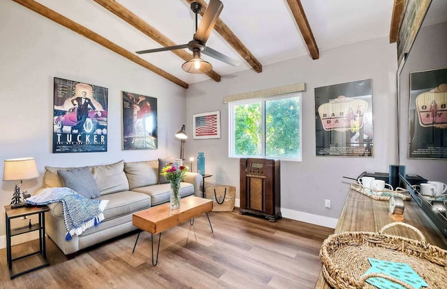 Fresh & Modern 3 BDR Just Blocks From Beach! - Photo 16