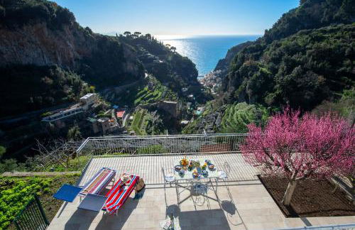 Terrace Belvedere suite- Amalfi coast - free park- Pontone -Scala - Photo 2