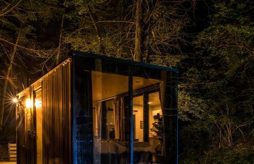 Modern Mirror Home w/ Hot-tub - “Glass House” #1 - Foto 21