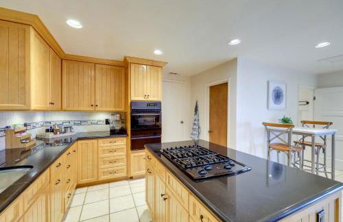 Summerland Home with Beach Supplies Walk to Beach! - Photo 13