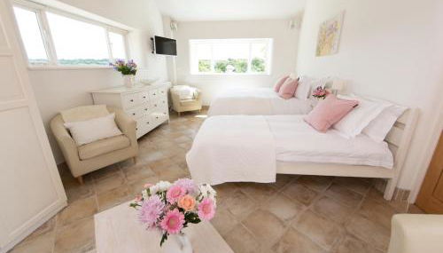 Upper Vobster Farm - Photo 2, towels