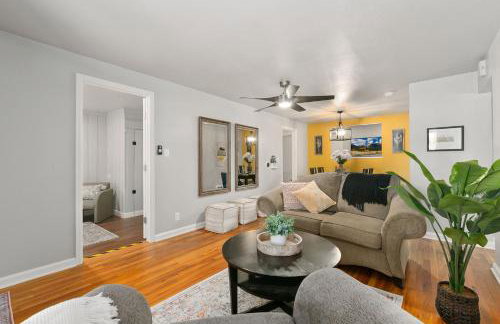 Urban Nest - Garage, Sunroom & Fenced Yard - Foto 16