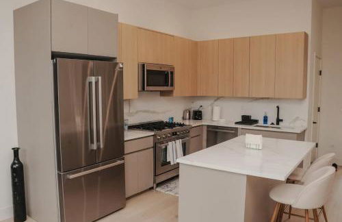 River North Private Balcony With In and Out Parking - Foto 4