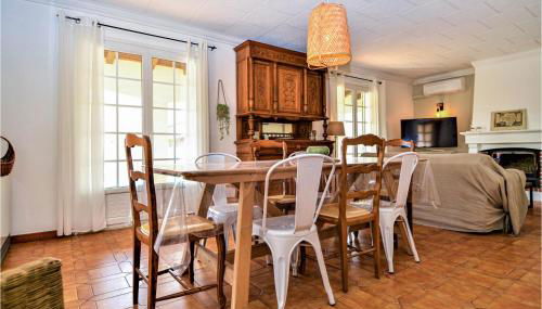 4 Bedroom Lovely Home In Bellegarde - Foto 4