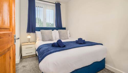 Spacious 4Bed Home, Sleeps 10, Pool Table, Parking, Perfect For Groups - Foto 3