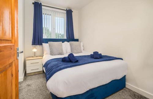 Spacious 4Bed Home, Sleeps 10, Pool Table, Parking, Perfect For Groups - Foto 3