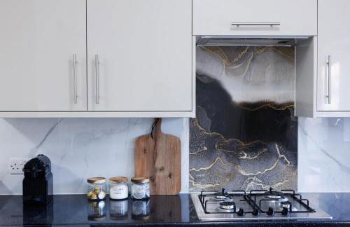 West London Spacious Modern House Garden Driveway - Foto 9