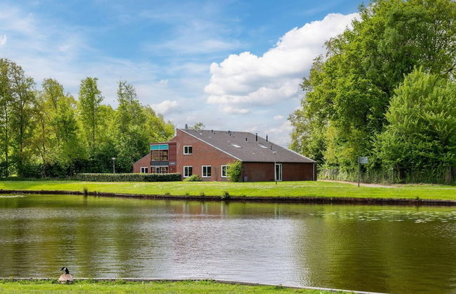 Well Furnished Home for Groups with Fireplace near Water - Foto 18