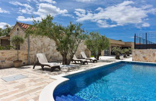 Villa Tina with Swimming Pool, Tennis court, Games room, Sauna, Gym, BBQ - Foto 11