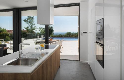 Villa Mariva for 8 persons near Porec with 44 m2 heated pool, sea view, fitness & kids playground - Foto 11