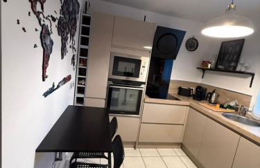 T3 Flat Moderne sur 2 étages Metro Parking Free Entrance autonome - Photo 10