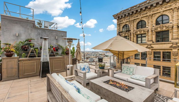 Stylish Deluxe 1BR At HWH by Oneluxstay - Foto 3, Quarto