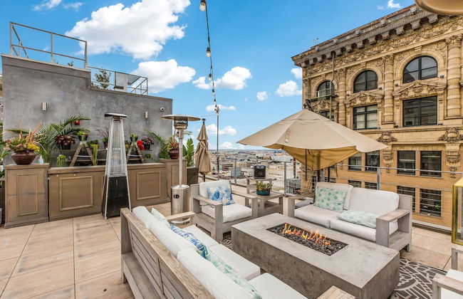 Stylish Deluxe 1BR At HWH by Oneluxstay - Foto 33