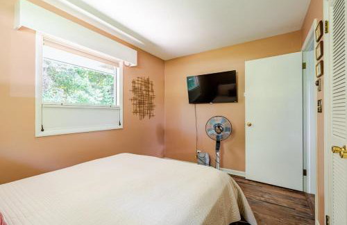 All the Waters Retro Home on Lake Michigan- Your Own PRIVATE BEACH - Foto 3