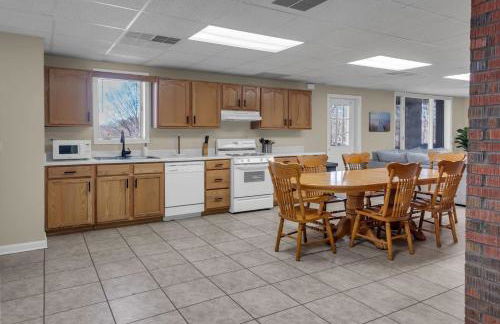 Lake Barkley Retreat - Newly Renovated - 5 BR - Foto 30