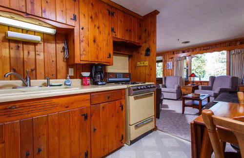 Stony Shore Cabin by Simple Life Rentals - Photo 11