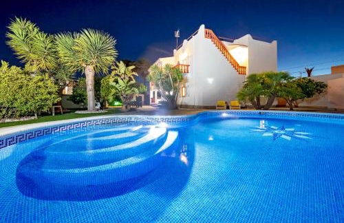 Villa in Playa D´en Bossa sleeps 9 - Foto 35