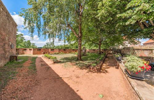 Havre de paix au pied du château et des remparts - Foto 15