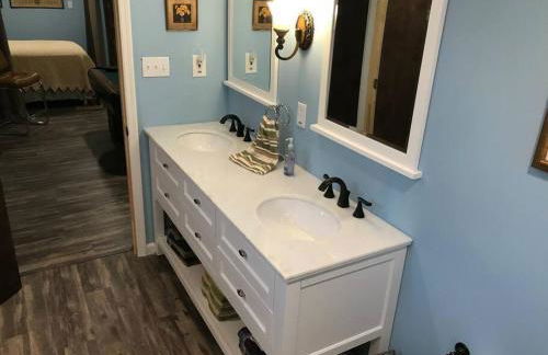 Spacious Catskills Home with Covered Hot Tub - Foto 42