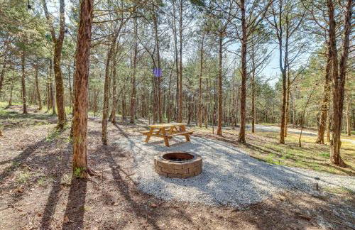 Dreamy Lead Hill Cottage with Fire Pit and Hammock! - Foto 19