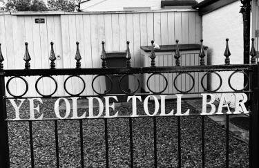 The Toll House - Photo 7