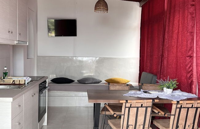 Birds Villa Apartments with Heated Pool - Including Car and Breakfast - Photo 80