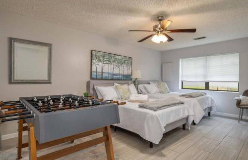 King Bed Suite, Fireside Hot Tub, Gameroom - Foto 15