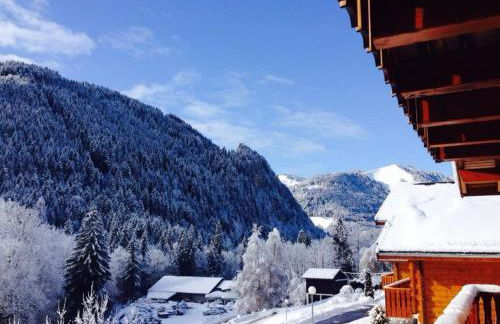 Family-friendly Self-catering Chalet Rental in Abondance - Sleeps 12 Portes du Soleil - Photo 9