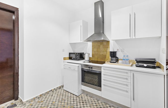 WelHome - Urban Retreat With Terrace And City Views - Photo 10