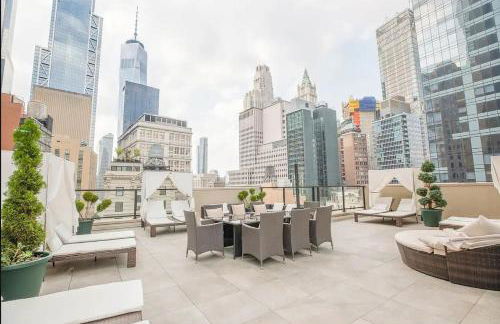 Chic 1BD with Rooftop W/D in Unit Downtown - Foto 18