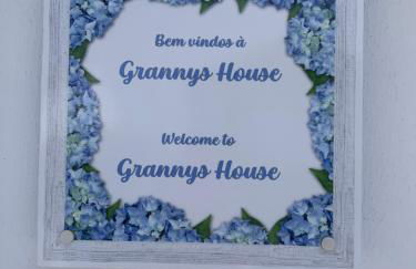 Grannys House - Photo 1