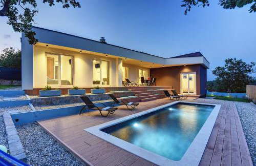 Villa mit privatem Pool nur wenige Minuten von den Stränden - Foto 25