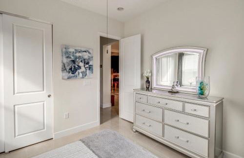 Beautiful Naples Getaway with Pool Access! - Photo 16