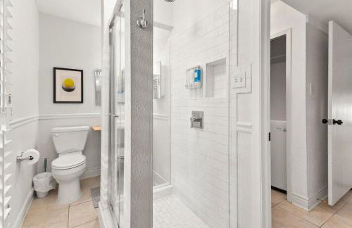 Pool! Games! Dogs! Space! - Foto 24