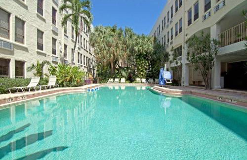 Hemingway Suites at Palm Beach Hotel Island - Photo 4