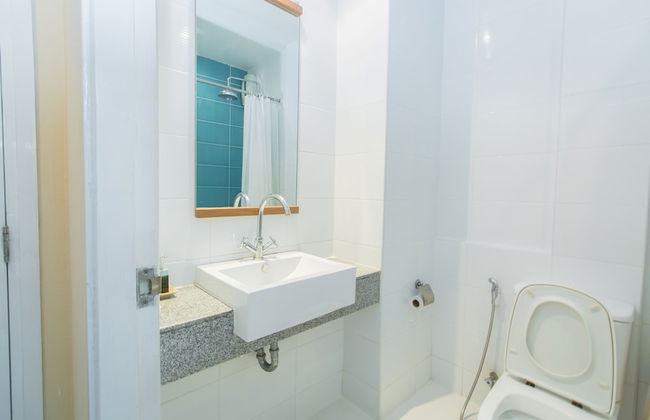 Silom convent garden - Photo 73