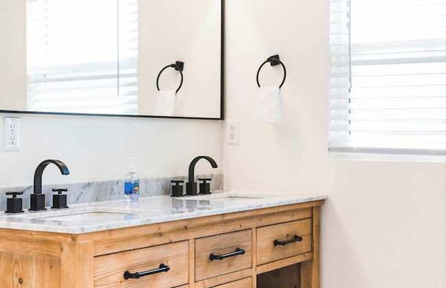 Not Affected by the Fire/spacious Modern Retreat w Luxury Amenities & Style - Foto 33